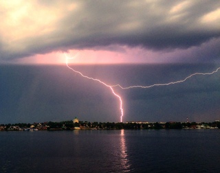гроза в калининграде. гроза в апреле. наблюдение за грозой. апрельский дождь. весенняя гроза.