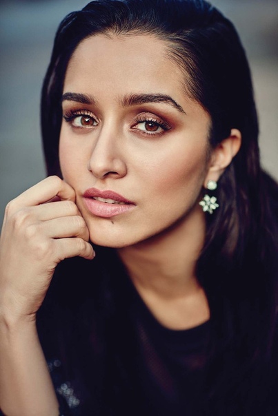 пол девятого это сколько времени. Aktrisa shraddha kapoor. читать мангу шесть занятий. студия 8 с половиной. Shraddha kapoor 2022.