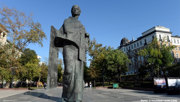 памятник крупской на сретенском. сретенский бульвар памятник шухову. памятник надежде крупской на сретенском бульваре. памятник+надежде+константиновне+крупской+на+сретенском+бульваре. памятник надежде крупской в москве.