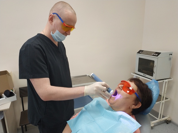 флуоресцентная стоматоскопия. люминесцентная стоматоскопия аппарат. профессиональная гигиена полости рта. люминесцентная стоматоскопия в стоматологии. онкоскрининг в стоматологии.